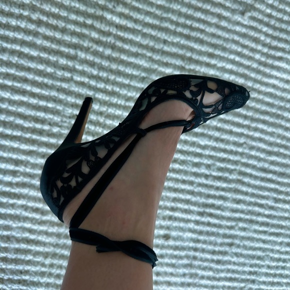 Oscar de La Renta Black heels, unique elegant design - Picture 7 of 8